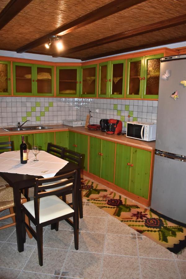 Lila'S Guest House Mikros Prinos المظهر الخارجي الصورة